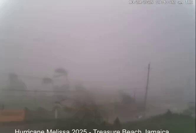 【latestinspace天文酷图】
突发新闻：牙买加宝藏海滩的 5 级飓风梅