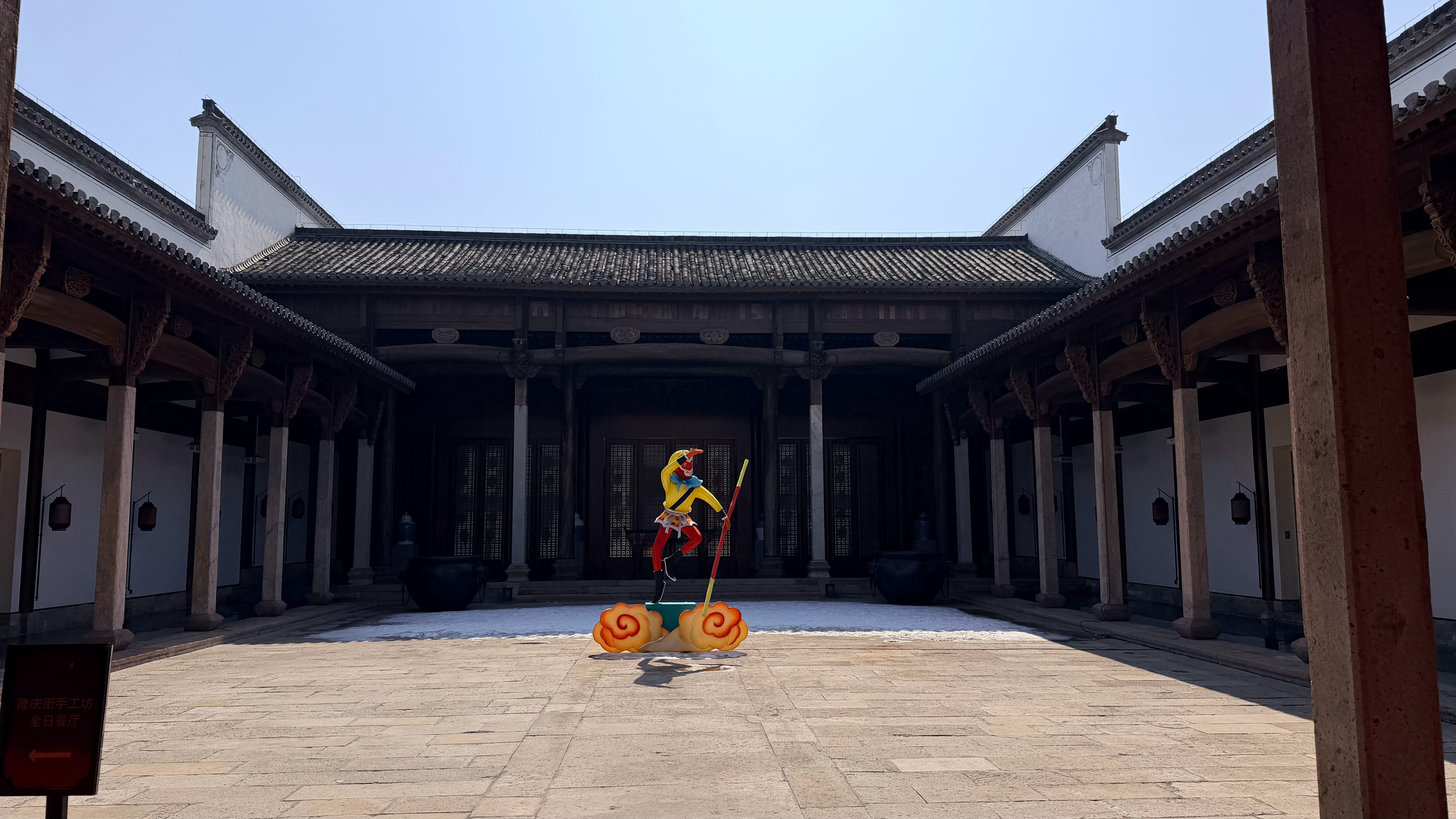 新一代小米SU7小订达十几万试驾的时候小米做了一个调研，让预估24小时内大定数。