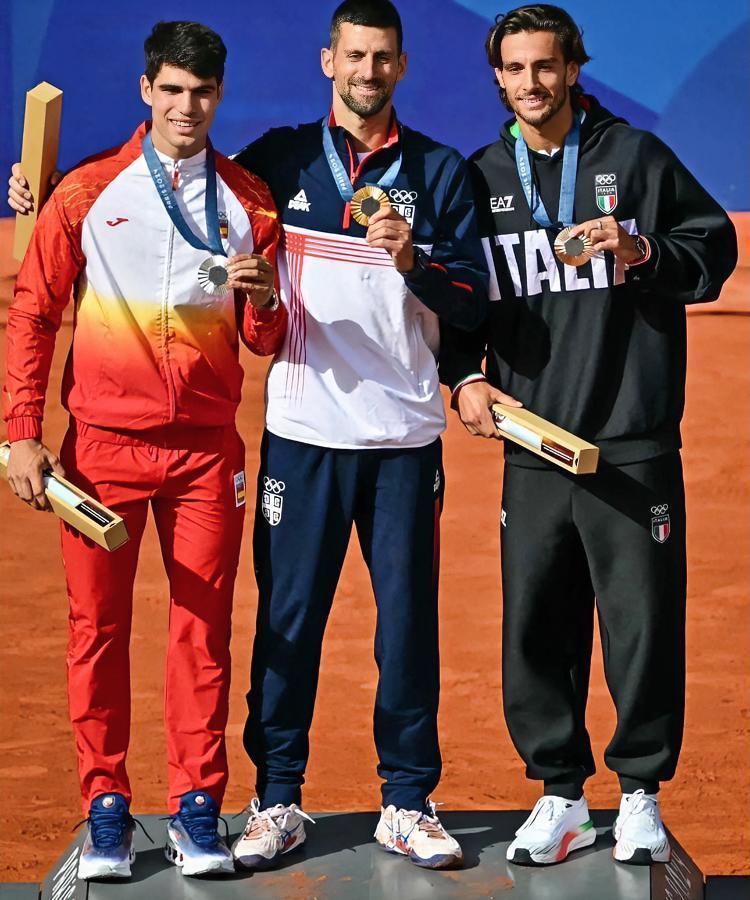 阿尔卡拉斯：年纪轻轻，22岁成了全满贯
德约科维奇：拼了十几年，36岁成了金满贯