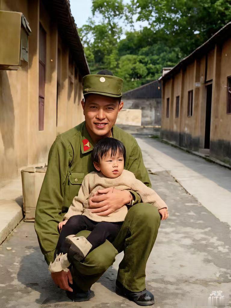 郑丽文的父亲叫郑清辉，他是远征军第五军九十三师士兵，早年随部队开赴滇缅战场，参加