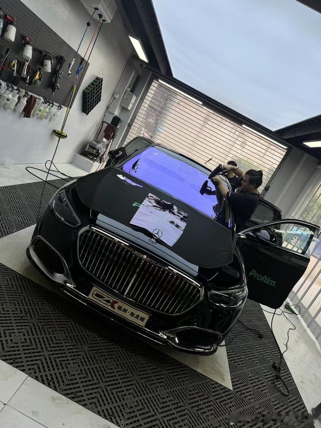 奔驰S迈巴赫 尊膜帝王紫 开贴[耶][耶]#车之炫##福州##奔驰##迈巴赫# 