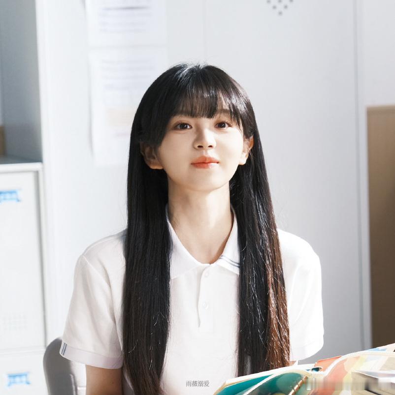 田曦薇怎么洗把脸就来演林知夏了天才女友田曦薇和林知夏适配度直接拉满，满满的青春氧
