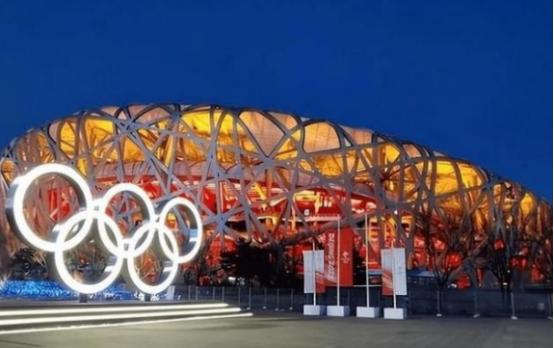 国际奥委会急了，多次想让中国申办奥运会，可中国完全不搭理，主要原因还是西方国家太