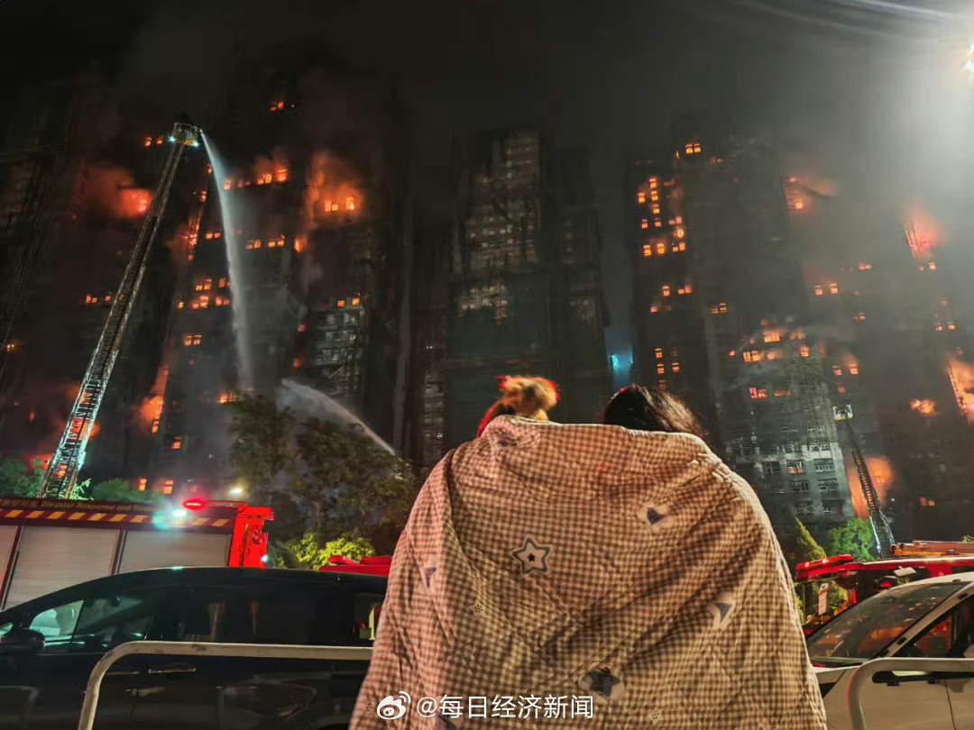 香港大火 洗黑钱4000万e人都不得house！！！这搭进去多少人命啊必须严惩！