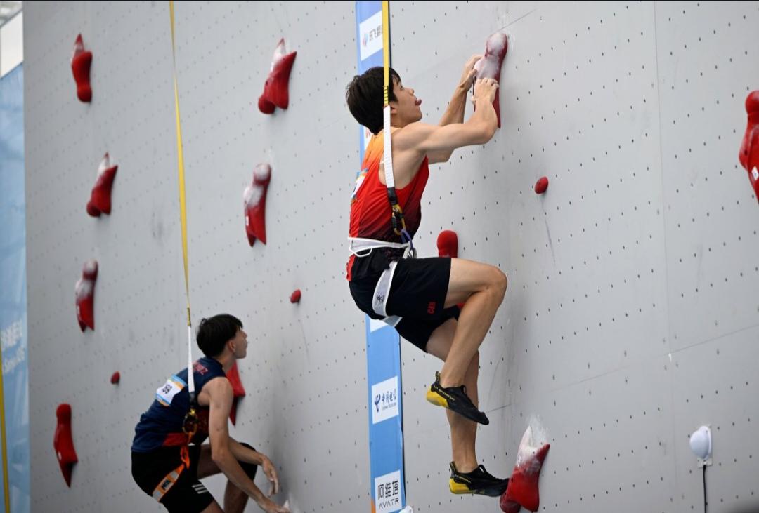 4秒58，16岁少年刷新世界纪录，攀岩新星如何横空出世？
4月28日，在海南三亚