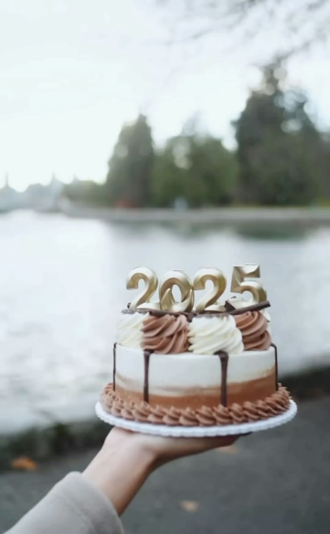 杨洋✖️悦游 一月开年刊封面预告 封面大赏