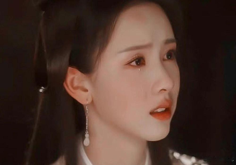 成毅武侠剧过审，播出时间曝光，陈都灵演初恋，白衣舞剑帅爆了， 