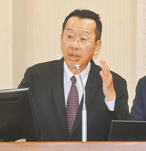 台“国防部长”顾立雄发表声明，
4月23日，针对高德地图登台，可查看“红绿灯倒数