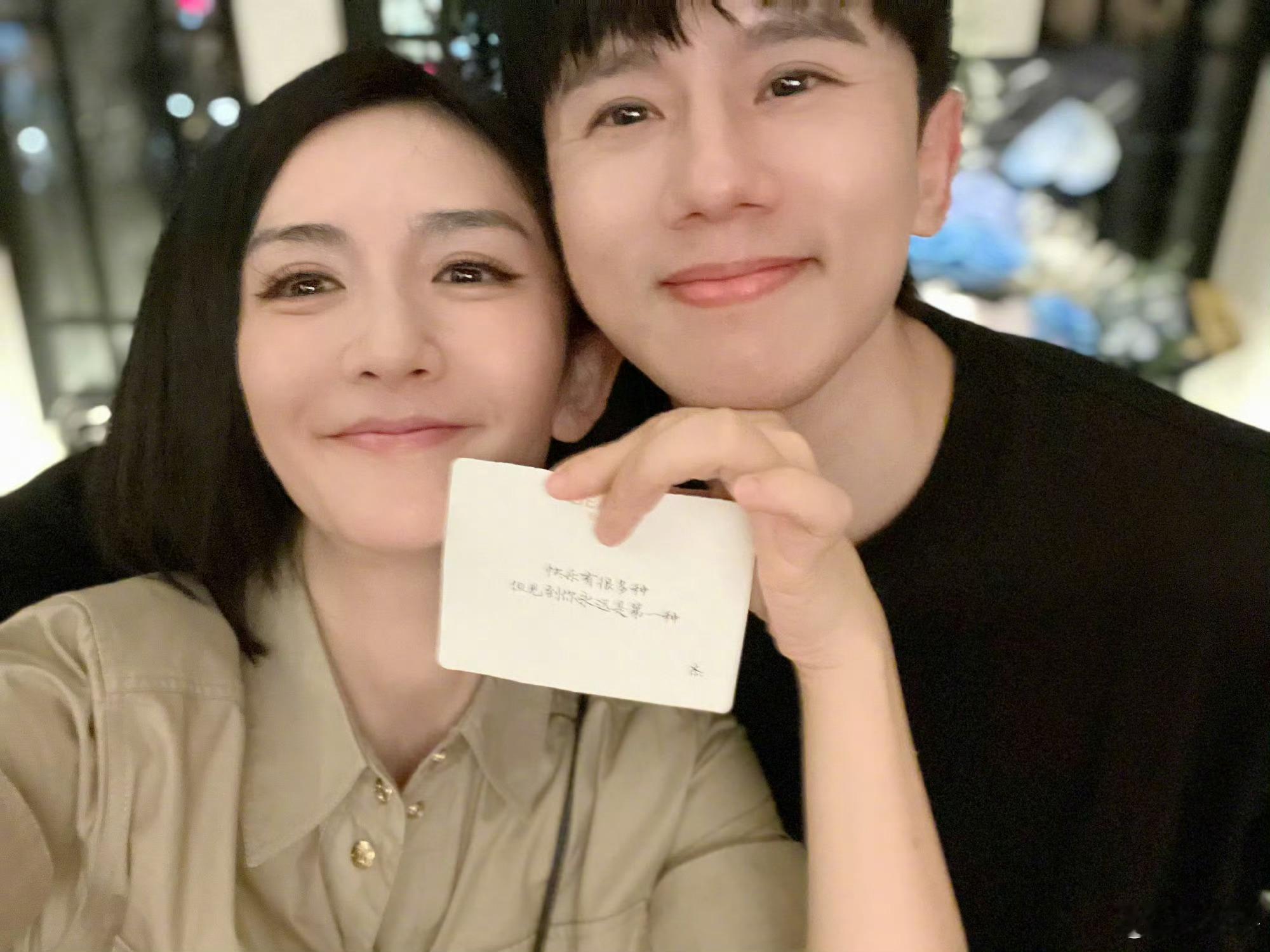 #张杰谢娜纪念结婚13年#张杰谢娜纪念结婚13周年[送花花]一路走到现在真的不容