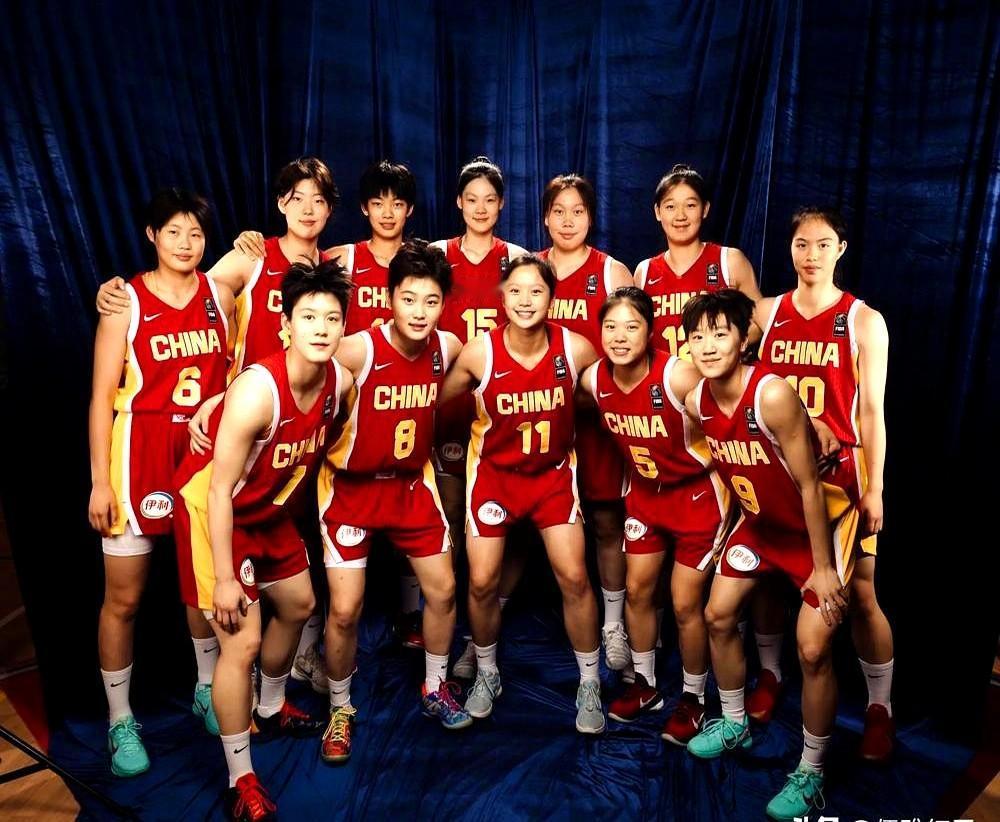 中国队上来就迎战墨西哥，你猜怎么着？直接把对手打懵了。

凌晨开打的U17女篮世