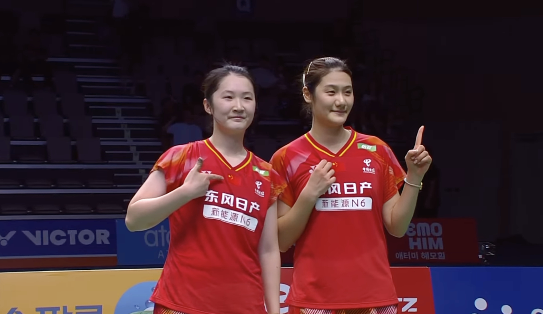 【罗意/王汀戈🇨🇳夺冠之路🏆】首轮：21-11、21-15 🇯🇵杉山未