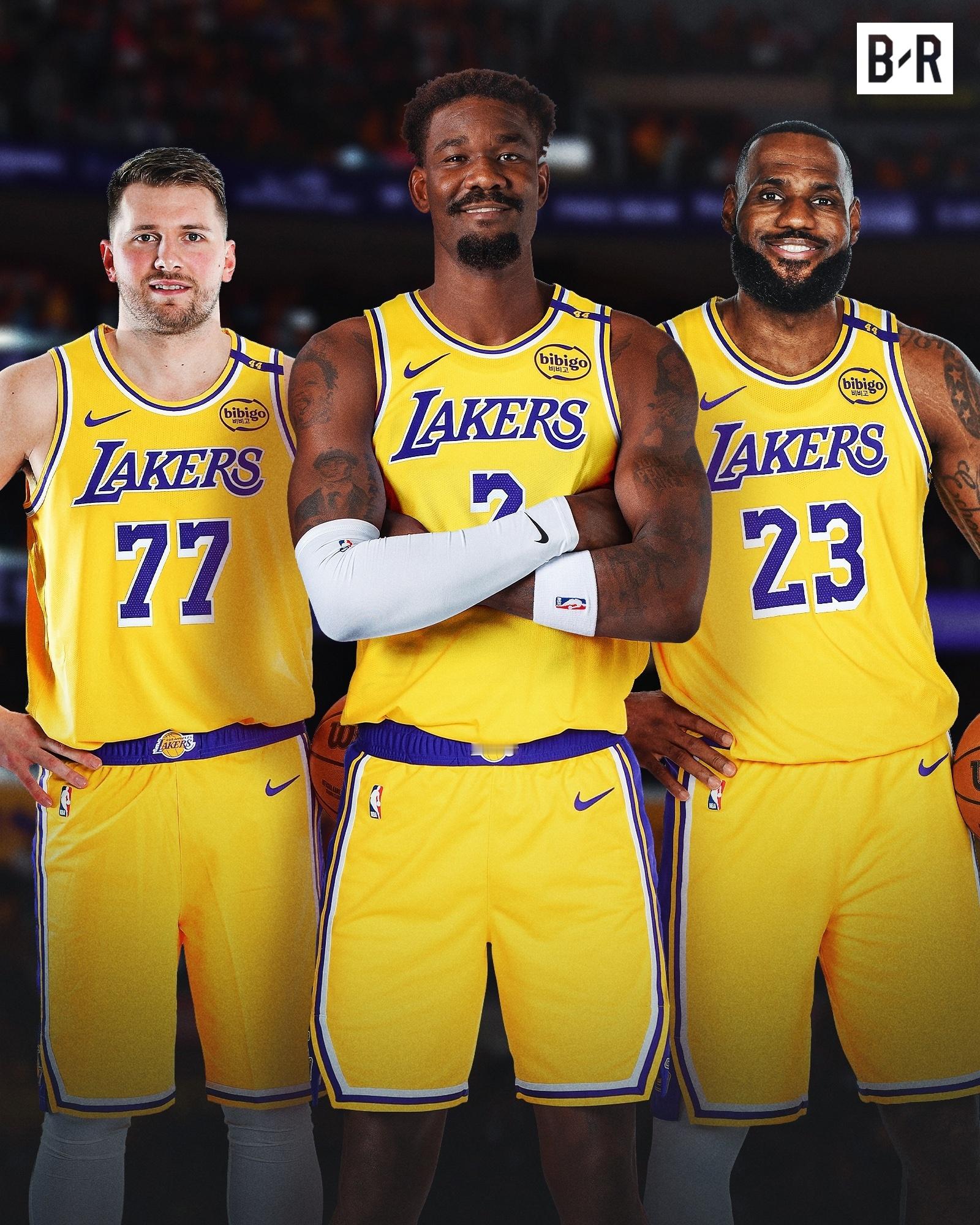 Sham：湖人队计划让勒布朗·詹姆斯在 11 月中旬回归。勒布朗对他的康复采取“