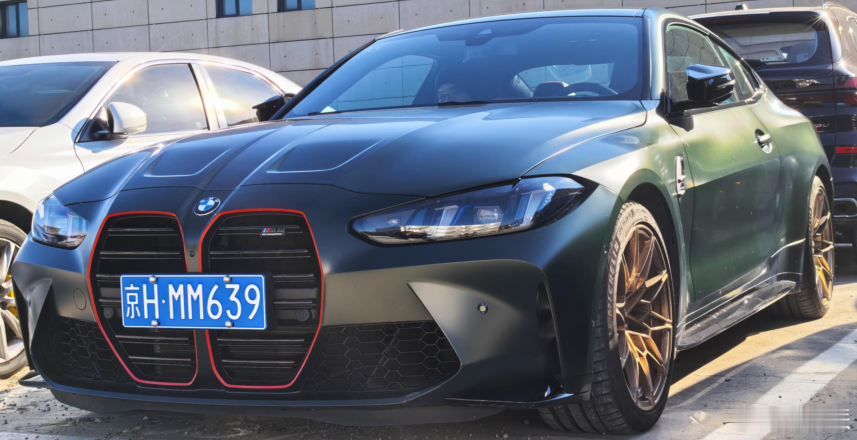 今天跟郭局 一起试宝马M4 纽博格林限量版，还是53辆限量车中001号车，第一次