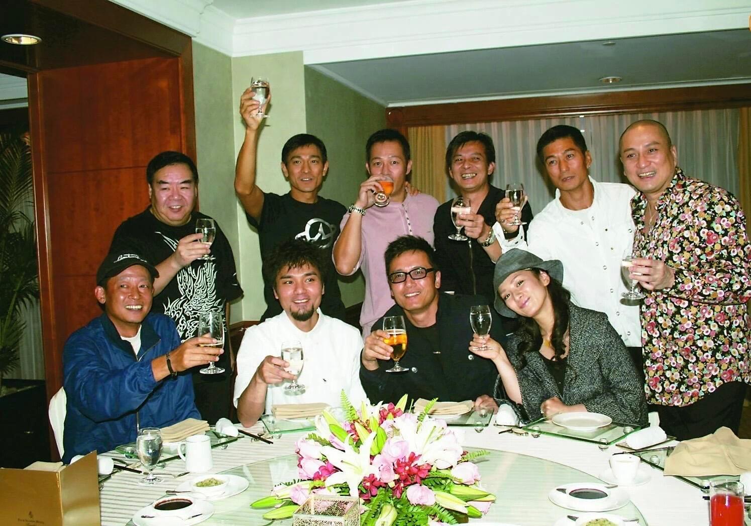 翻到一张老照片，才发现那时候的港圈友情真的很有味道。2007年，刘德华结束上海站