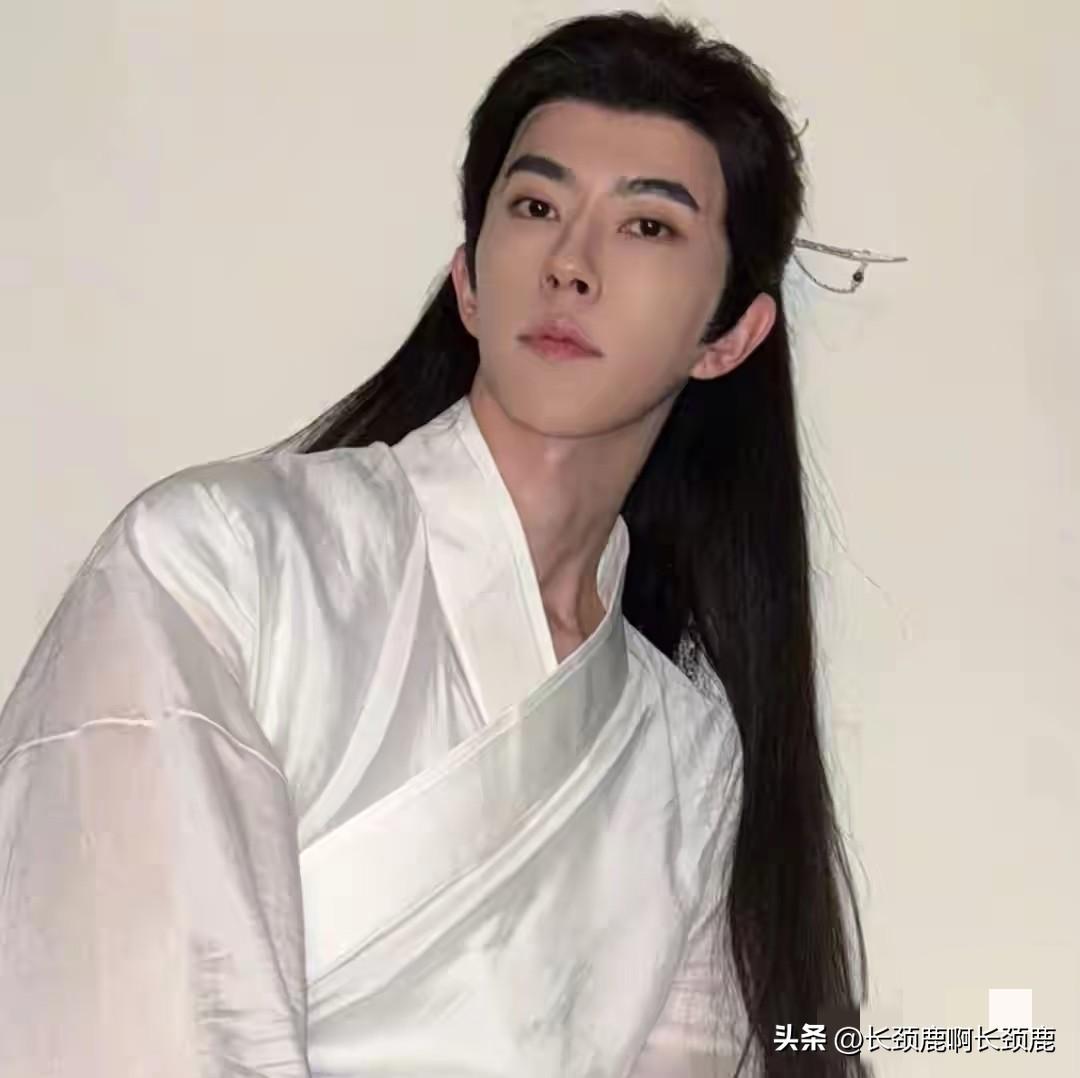 于朦胧的坠楼真挺让人震撼和惋惜的！

他才是事业正当红，而且为人也没什么负面新闻