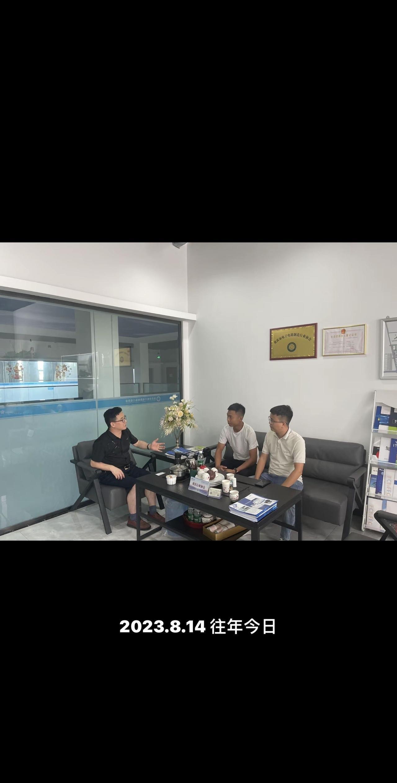 无论从事什么行业
只要做好两件事就够了
一个是专业，一个是人品
专业决定了你的存