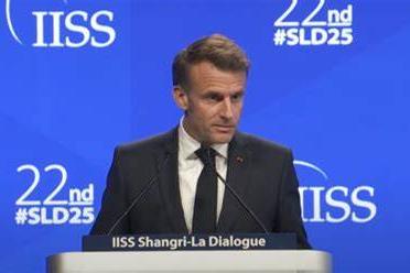 马克龙在香会上，将美国对中国的打压说成是中美争霸，因此拿出一个第三条路，就是让欧