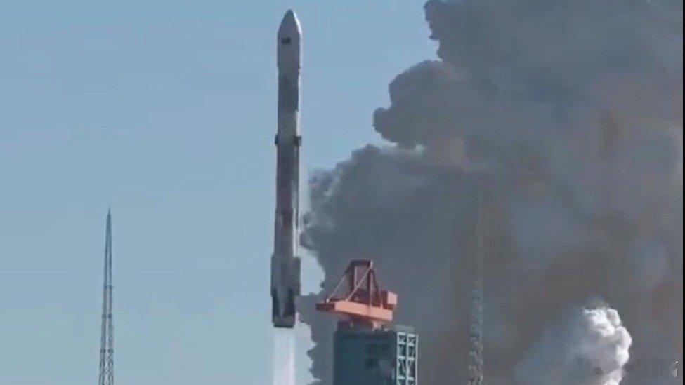 凤凰新闻【朱雀三号火箭回收试验失败：发生异常燃烧】原标题：朱雀三号重复使用运载火