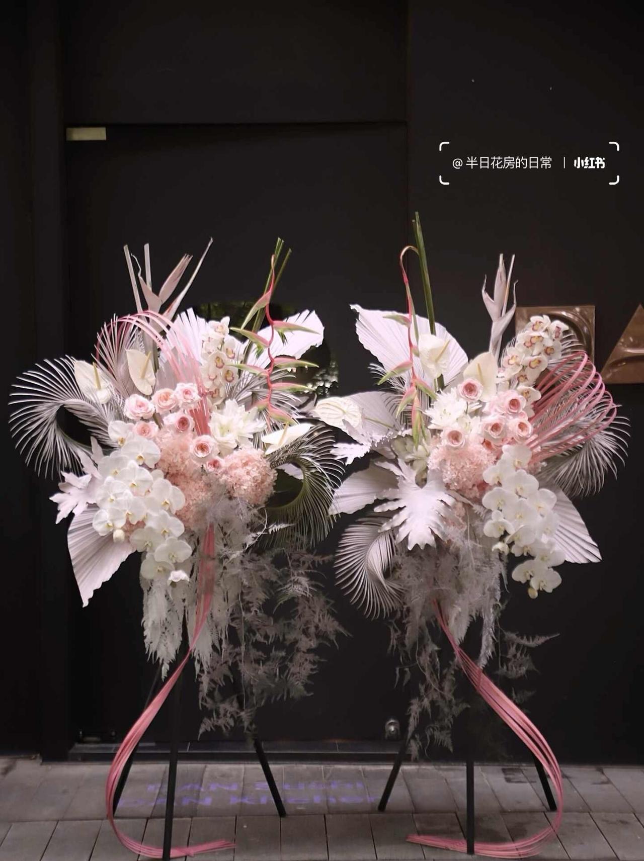 送给孟姐的应援花篮｜北京花店
小柠檬送给孟姐的应援花篮。那就祝《百花杀》爆！爆！