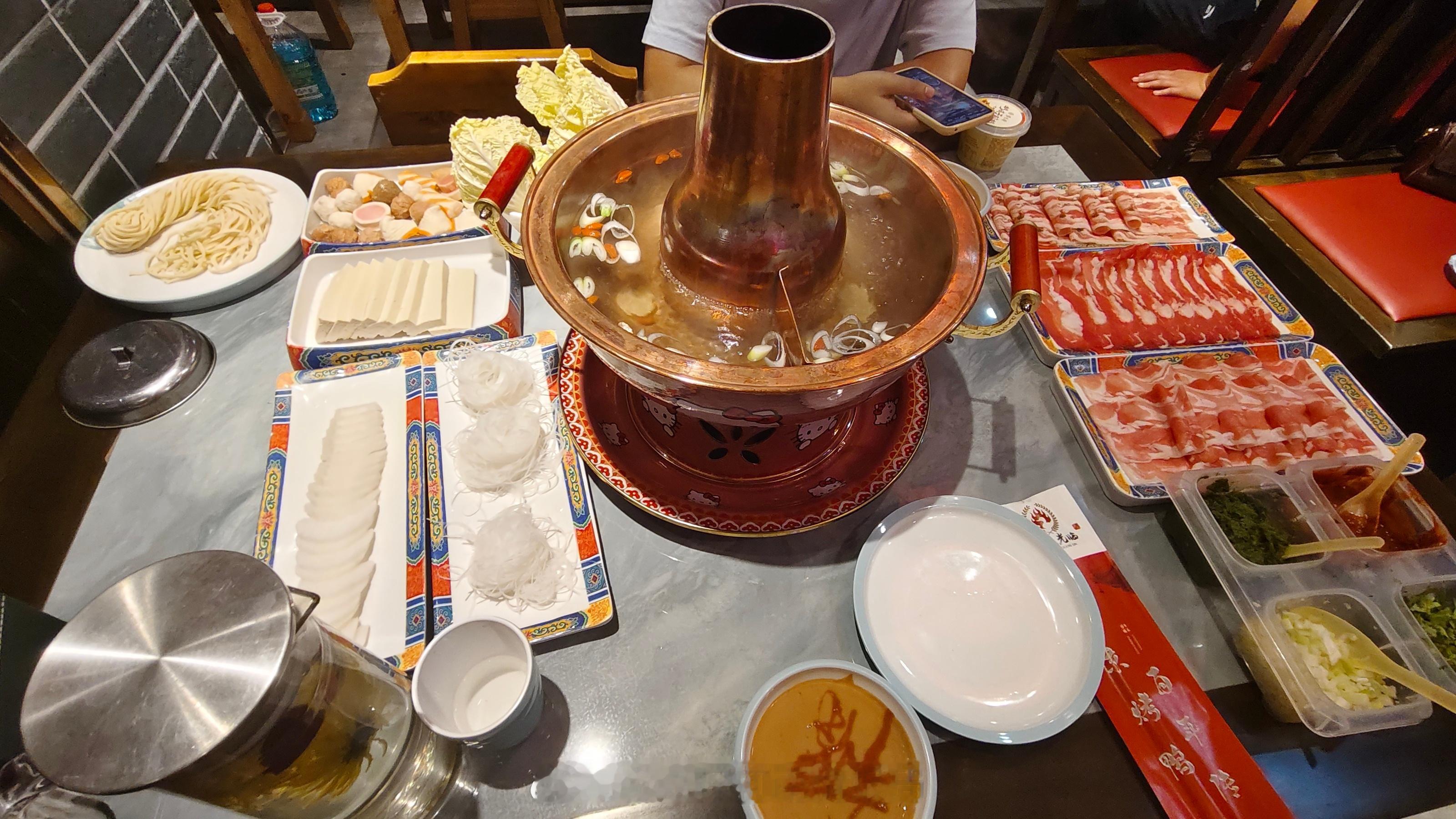 重庆崽儿第一次吃这个涮汤锅有点不会吃 北京·前门大街