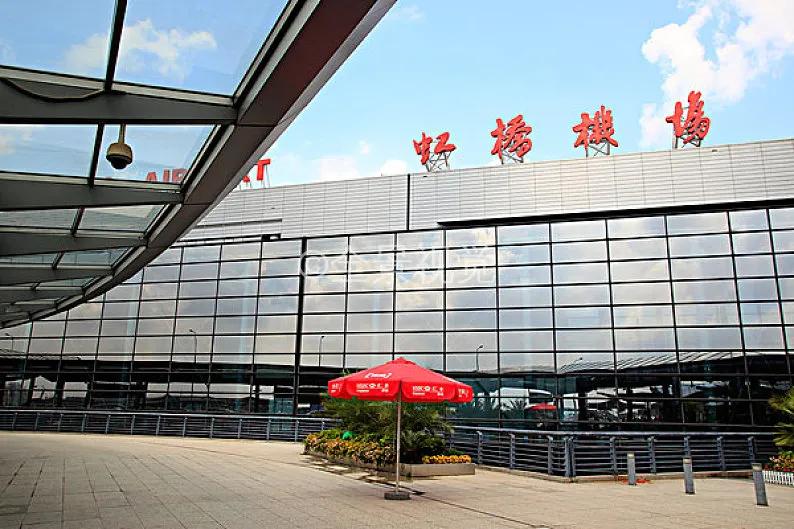上海虹桥机场的空铁换乘，体验确实很不错。坐飞机抵达之后，不需要走出大楼，在室内就