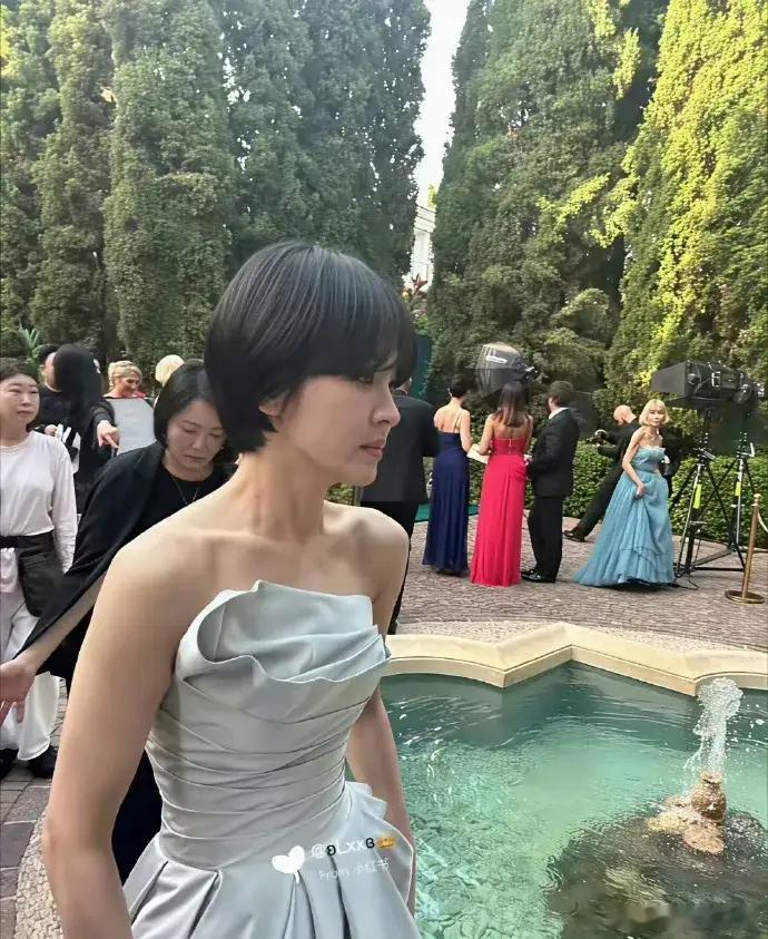 短发的宋慧乔看了还是好漂亮啊，气质依旧存在女神不愧是女神！！！ 