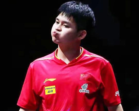 一瞬间，突然就懂了，
林诗栋报名参赛，国乒重点培养男双，
懂的人自然懂。

WT