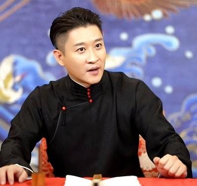 这段时间，相声圈里的一举一动可以说是备受关注。
尤其是曹云金最近这一连串的操作，