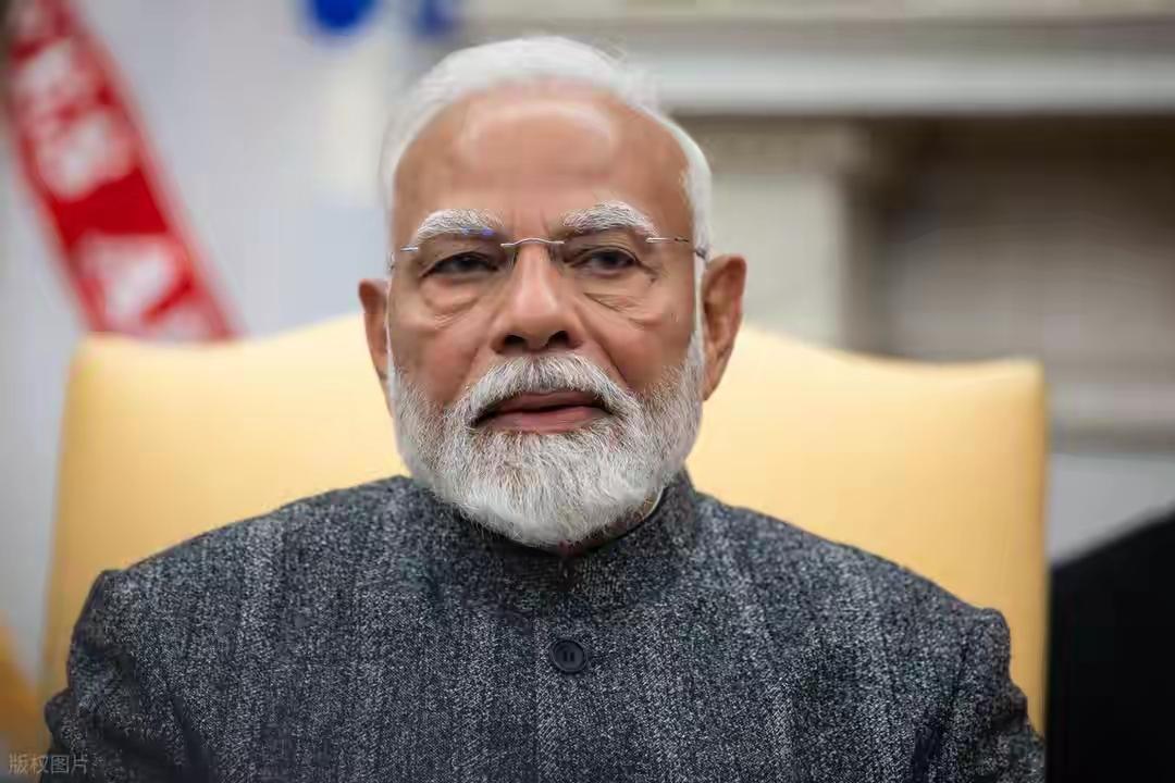 印度在美伊冲突中玩起了平衡，两头都想占！美伊冲突打了三周，印度的处境最微妙。国内