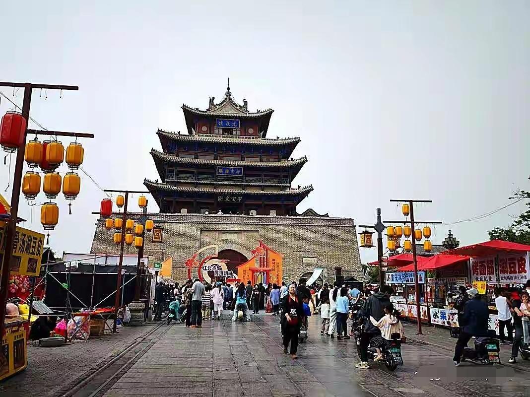 真正厉害的人，都擅长这4种思考方式。多数人为了逃避思考，愿意做任何事。
这是大多