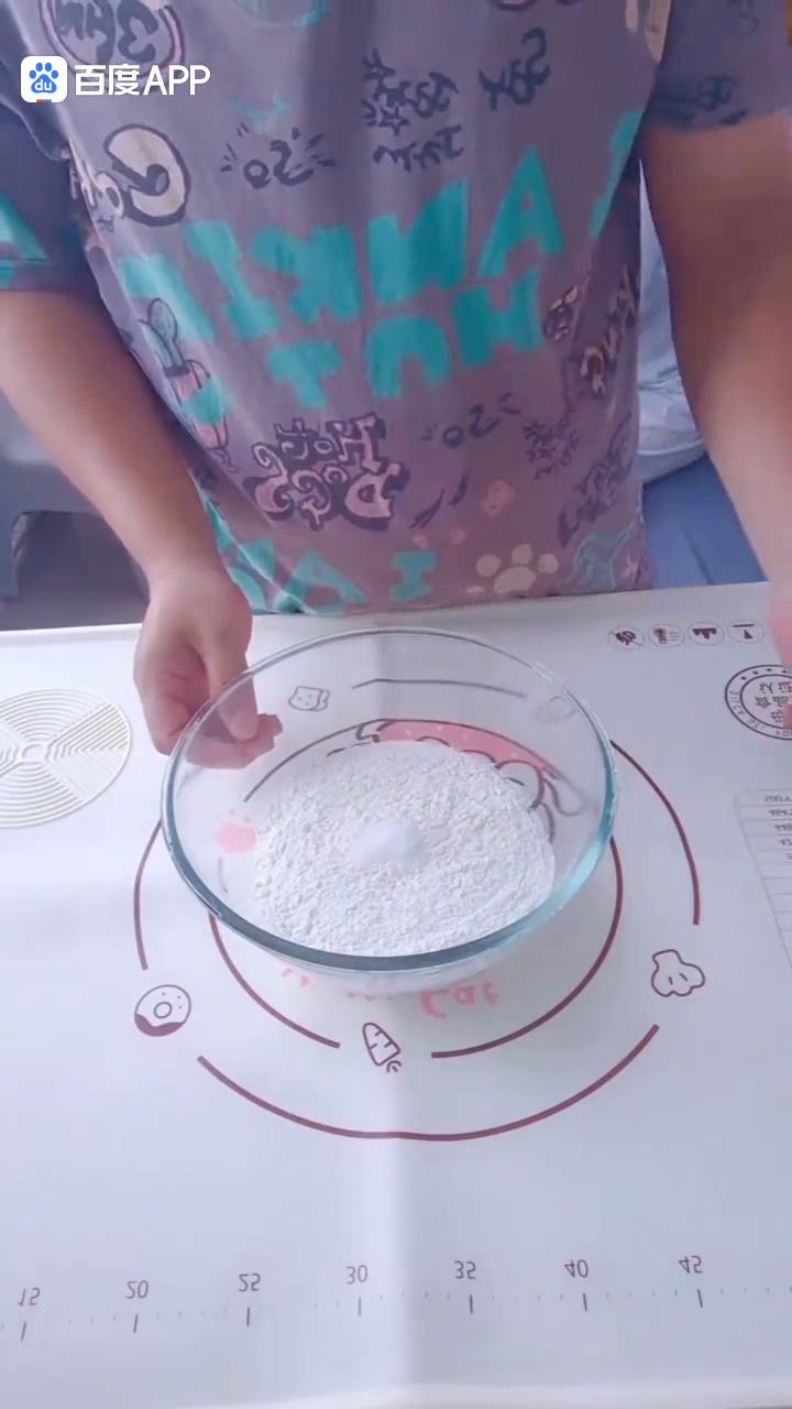 这小饼吃去吧，成包如纸，这香料弹性了，看一下，真漂亮。
·和面开始，这是五百克的