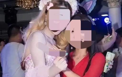 泰国跨性别女性晚年的悲惨境遇

看过缅甸当地人妖表演的人，都会有相同的感受，缅甸