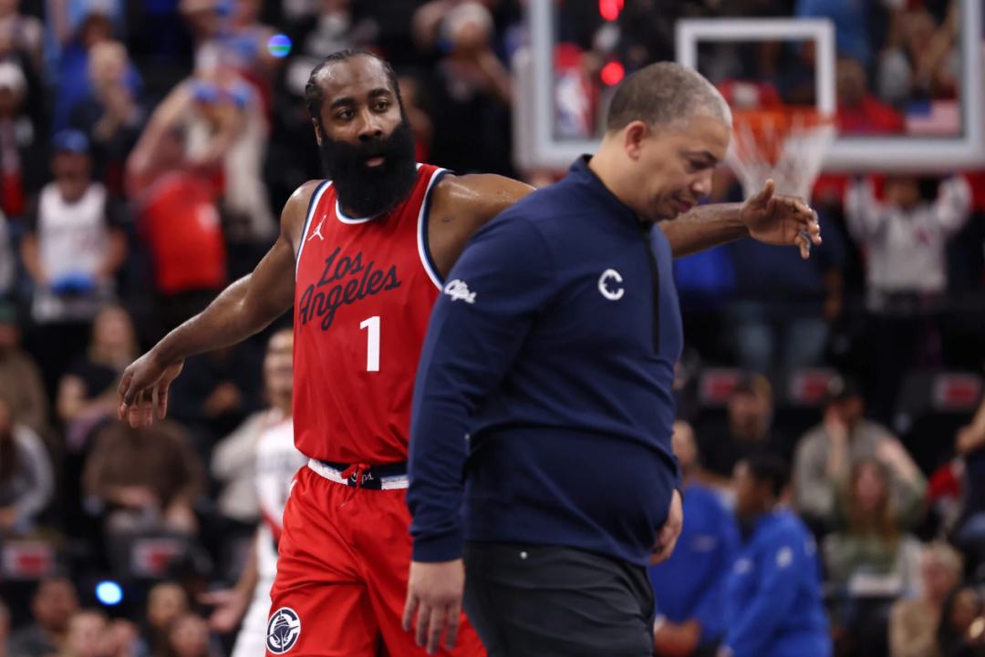 哈登此前连续16年打进季后赛的记录，大概率在本赛季终结了