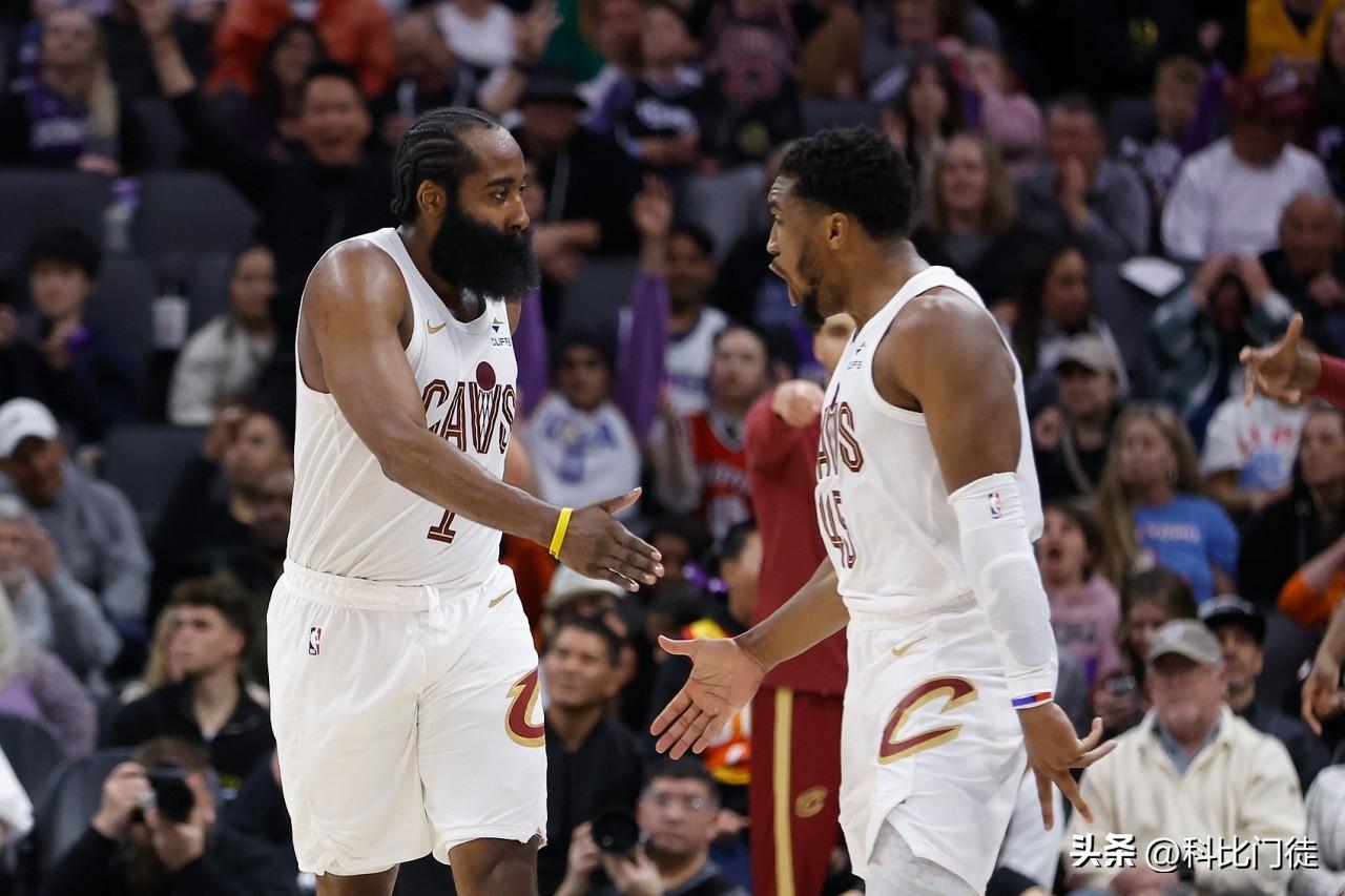 凯尔特人他们的攻防都在前列呀，而且他们的外线投射确实很强。别看他们防守资源不像活