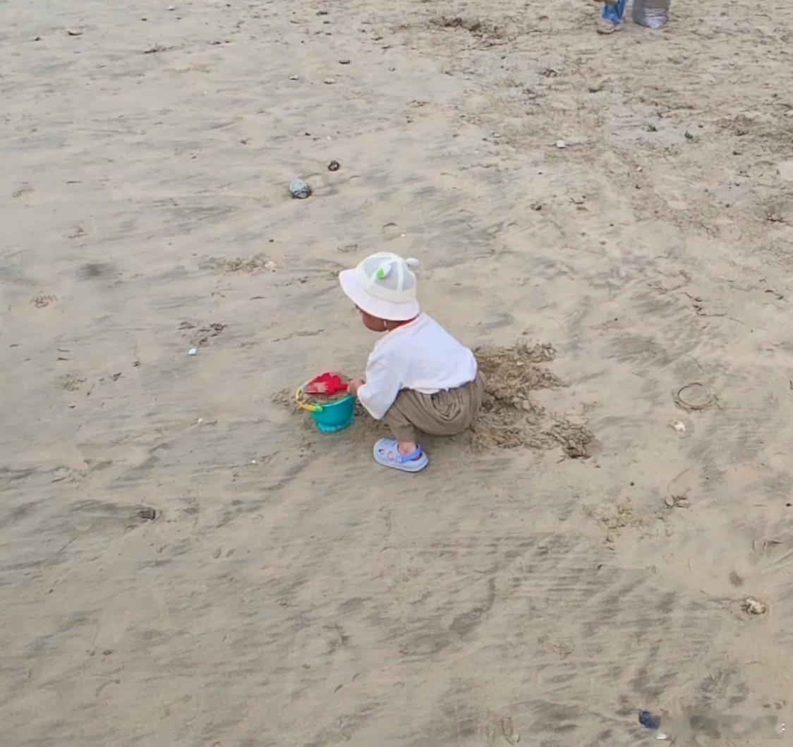 我其实不太想谈这个事，但是爆出来的消息越来越多，让我真有点忍不了了。我自己的孩子