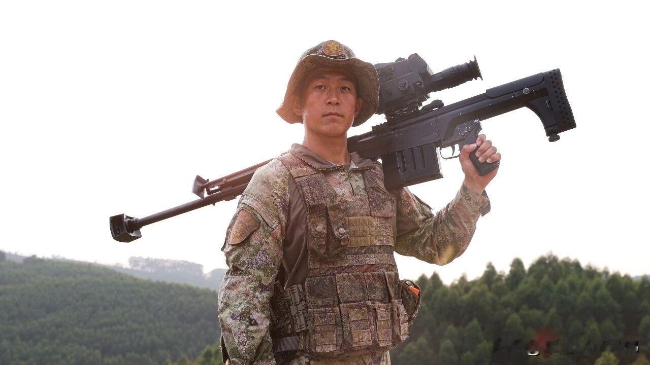 扛最重的枪，打破最远射击纪录！

半自动反器材重狙狂飙1550米！我军狙击尖子实