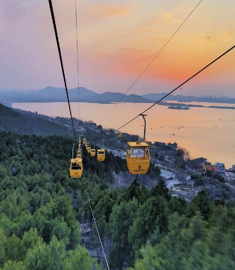 不可思议，徐州和大连的GDP差不多！徐州人都没想到能和大连相媲美。

大连早期领