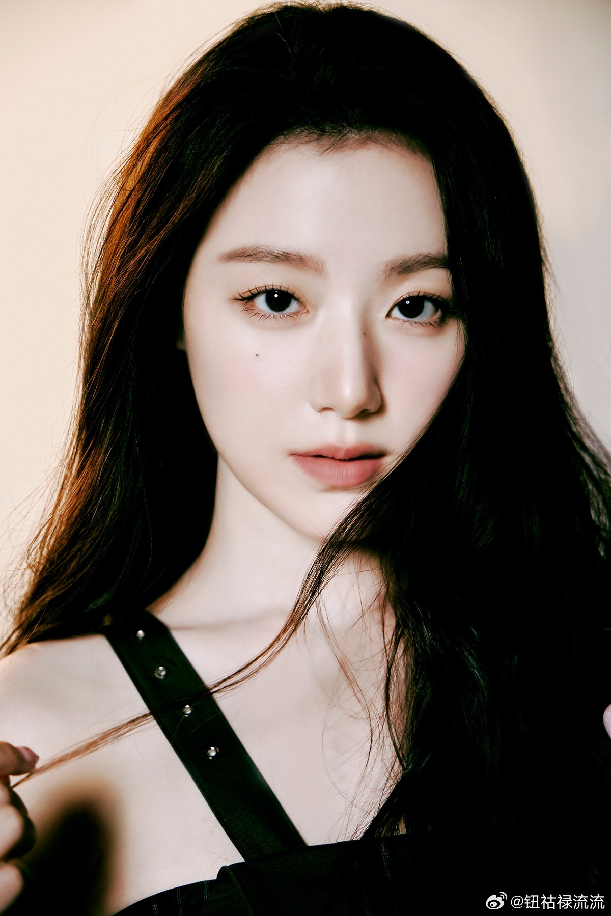 叶舒华将演员出道叶舒华将主演电影 叶舒华将作为主演正式在大银幕出道。Cube于2