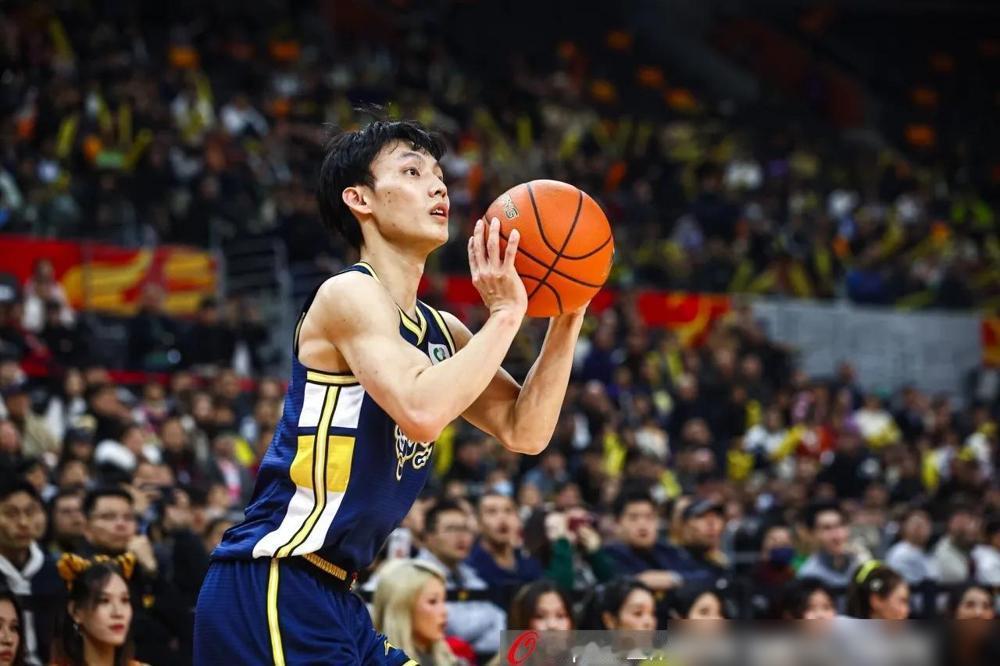 今天广东与北京进行焦点大战，可谁曾想到，广东半场简直是丢了魂，各种不进，估计是因