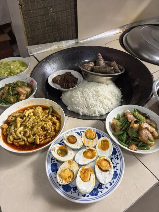 简单煮一锅农家柴火饭祝愿大家端午安康！