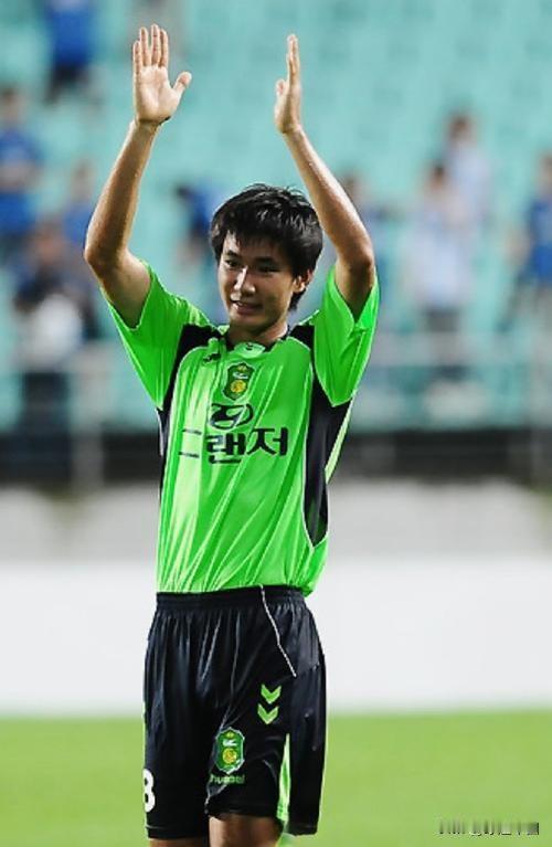 2009年登陆韩国K联赛时，万厚良又遭遇了新的“文化冲击”。没有智能手机的年代，