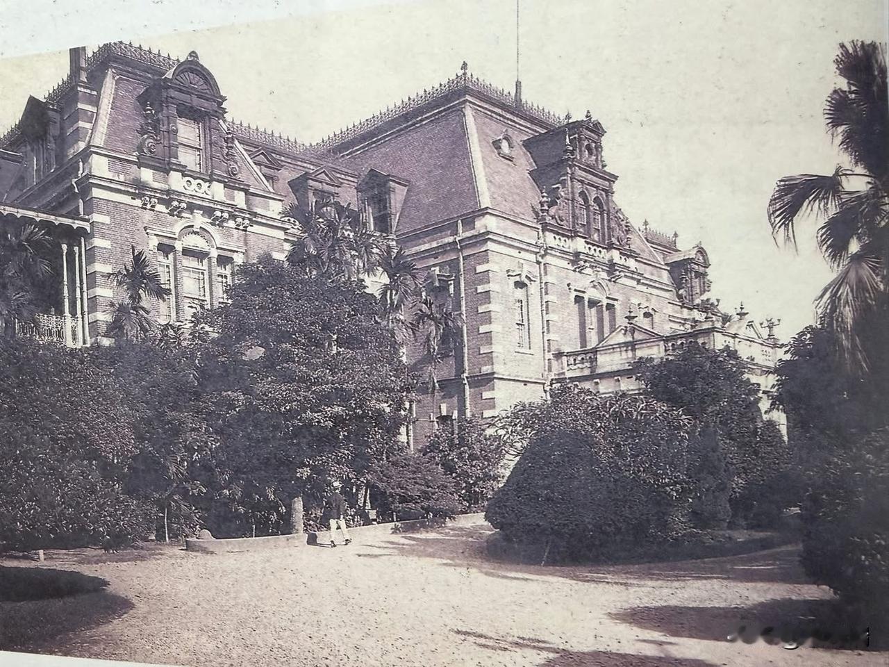 台湾第一家西式旅馆一台湾铁道旅馆
明治41（1908）年，台湾铁道旅馆（旧址于今