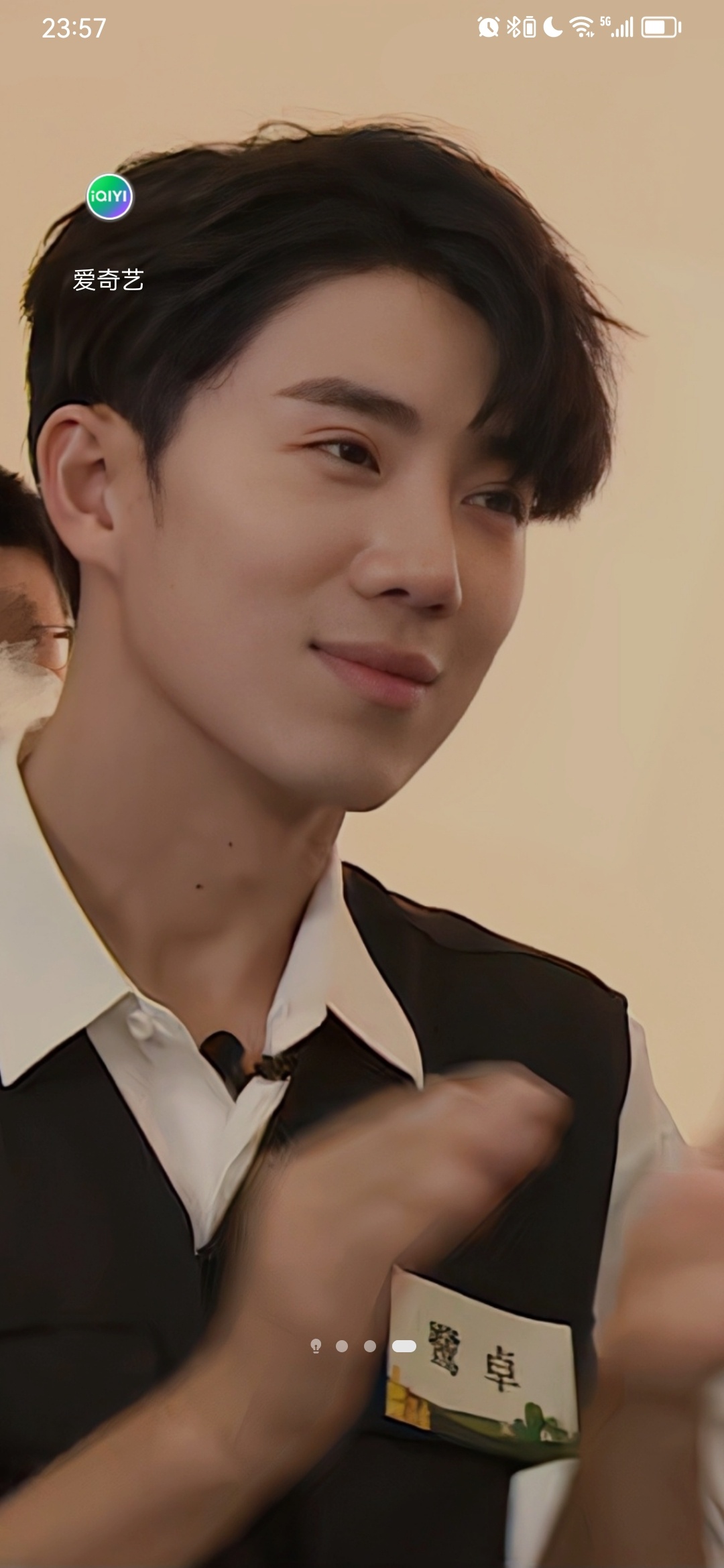 #种地吧[超话]#二哥这张真的帅炸了[哇]已经盯着手机屏幕看了很久了[害羞]太帅