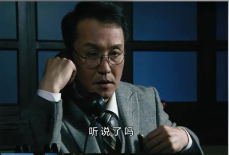 经典好剧，真的是让人看一次笑一次。
不对，这是一部很严肃的剧啊，为什么我会笑？