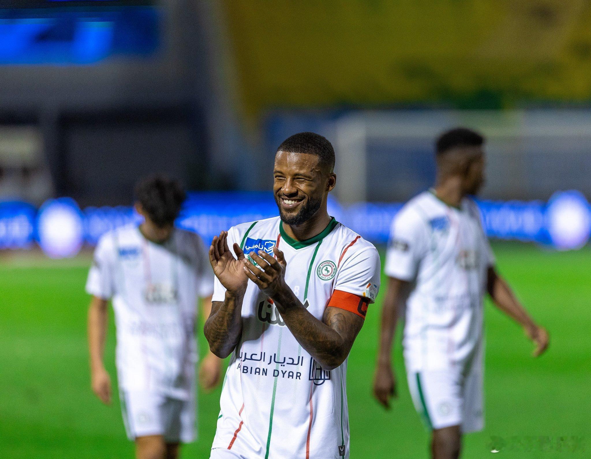 35⚽️15🅰️维纳尔杜姆是达曼协作史上第二位在沙特联赛贡献50+进球的球员©