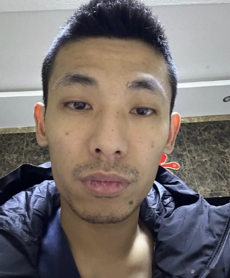又一夜过去了，
尽管“XX宝宝”团队做了很多努力，
但还是在持续掉粉，
一夜之间