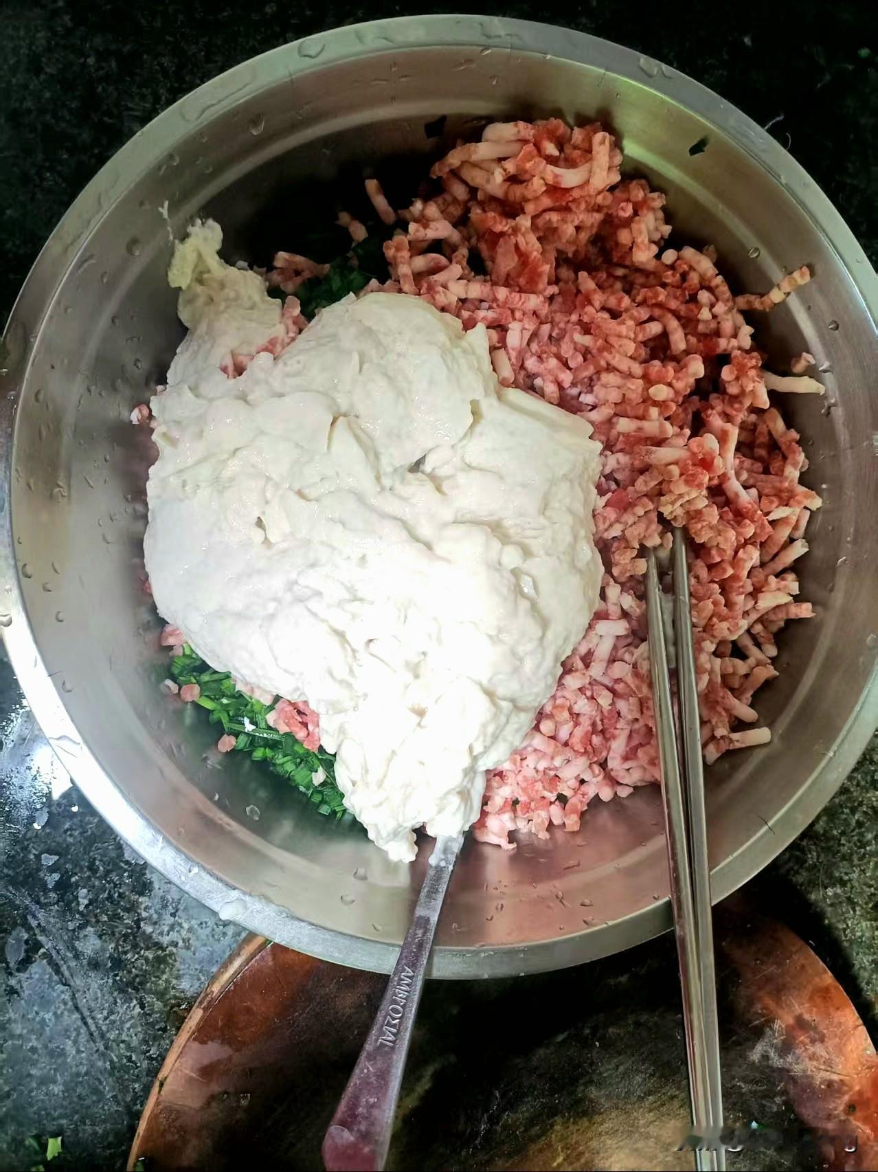 2026年已经是中国汽车工业。在这个下半场当中，如何生存下来，已经成为了很多中国