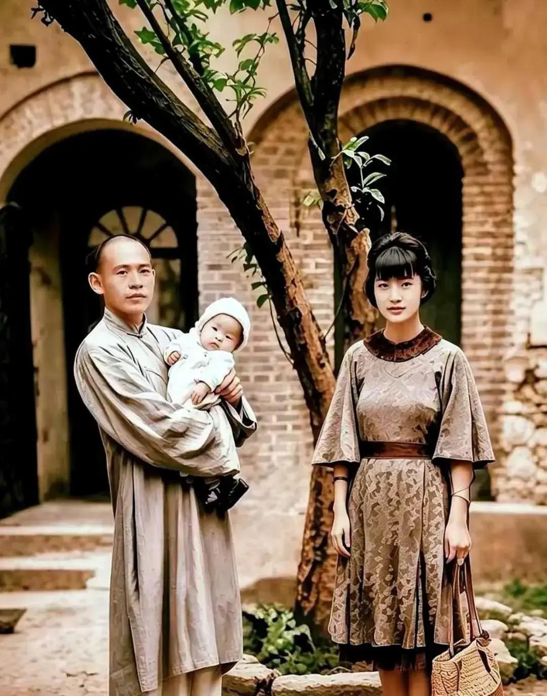 谁也想不到！这个抱着孩子站在庭院里的温柔模样的男人，曾经手握重兵、一怒震动整个西