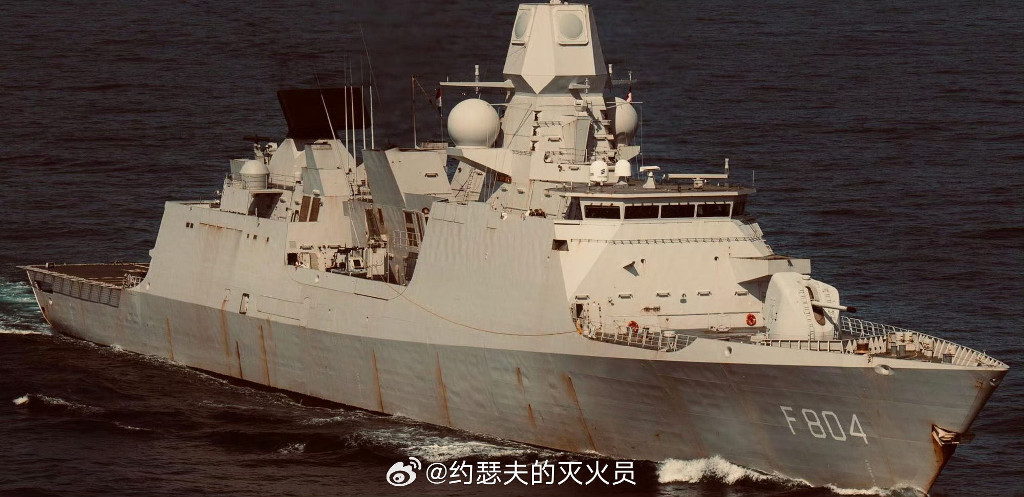 解放军驱离荷兰军机现场画面加拿大也要派遣军舰过来，那么现在看来依规处置和抗美援朝