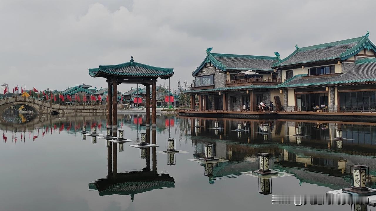 我们再也回不去了！女人离婚后，最痛苦的不是结束，而是你都不知道自己是谁。

从“